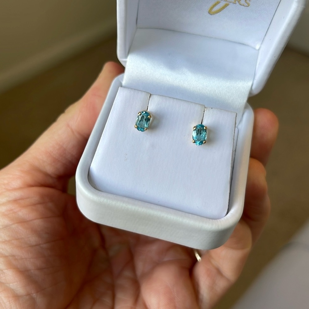 Aquamarine earrings.